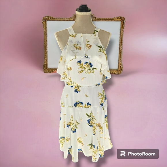 Cue Dresses & Skirts - Cue | White Floral Dress | Size 10